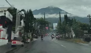 Tradisi Suro di Gunung Lawu Diprediksi Ramai, Pengelola Siagakan Personel dan Perketat Aturan Pendakian