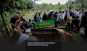 Suasana Duka Selimuti Pemakaman Ibunda Wali Kota Bandung