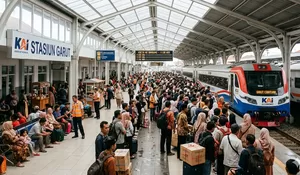 Rel Jadi Jalur Pelarian: Saat Pemudik Tinggalkan Macet dan Menitipkan Harapan ke Kereta