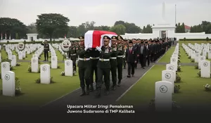 Upacara Militer Iringi Pemakaman Juwono Sudarsono di TMP Kalibata