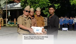 Bupati Garut Salurkan 4.400 Polis Asuransi Mikro untuk Petani