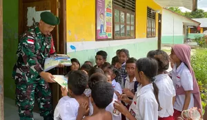 Menebar Ilmu di Ujung Negeri: Cara Satgas Yonarmed 12 Kostrad Pupuk Nasionalisme