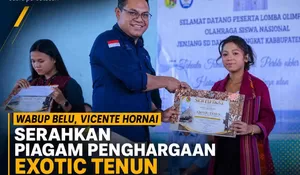 Wabup Belu, Vicente Hornai Serahkan Piagam Penghargaan Exotic Tenun di Sela Pembukaan O2SN