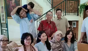 Bagaimana Kondisi Sheila Dara Usai Ditinggal Vidi Aldiano? Harry Kiss Bagikan Foto sang Menantu