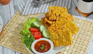 Camilan Sejuta Umat Nih Pas Banget Buat Buka Puasa, Krispinya Tahan Lama, Yuk Bikin Tempe Goreng Tepung Daun Kunyit Plus Sambal Ulek Bawang Kencur