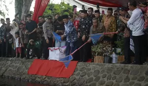 Menag Tabur Benih ke Danau Ajak Rawat Lingkungan untuk Masa Depan