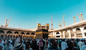 Apa Saja Amalan yang Pahalanya Setara Haji dan Umrah? Ini Jawabannya Berdasarkan Hadis Sahih