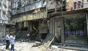 Para Muslim Jadi Pahlawan Kebakaran Hotel di Delhi
