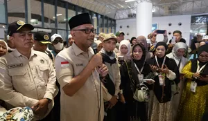 Jemaah Haji Sulsel Pulang Bak Fashion Show, Menhaj: Tradisi yang Menarik dan Menghibur