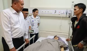 Usai Kecelakaan Maut Mobil SPPG di Bekasi, Wali Kota Tri Adhianto Jamin Kesehatan Korban Tercover hingga Pulih