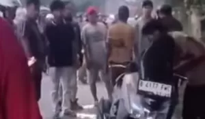 Diduga Korsleting, Yamaha Lexy Silver Doff Terbakar di Kalimalang, Warga Sigap Padamkan Api