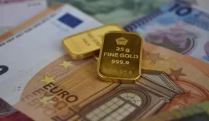 Harga Emas Antam Hari Ini 21 November 2025 Turun, Momentum Profit Taking