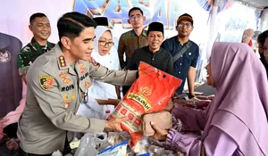 Kendalikan Inflasi Ramadan, KMP Tukangkayu Banyuwangi Gelar Pasar Murah Bahan Pokok