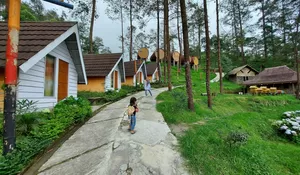 HTM Cuma Rp20 Ribu! The Lawu Park Tawangmangu Tawarkan Sensasi Glamping di Tengah Keindahan Alam dengan Suasana Pegunungan