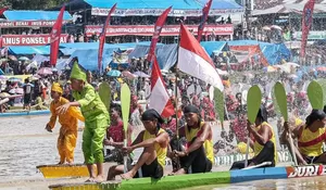 Perahu Pacu Jalur Terbuat dari Kayu Apa? Begini Proses Pembuatan Transportasi Unik Asal Kuantan Singingi Riau