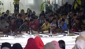 Menteri PU Sahur Bersama Warga Huntara Aceh Tamiang, Pastikan Fasilitas Layak