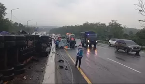 Kata Korban Selamat saat Detik-detik Truk Besar Hantam Belasan Mobil di Tol Cipularang: Mobil Lain Terbang di Atas Saya
