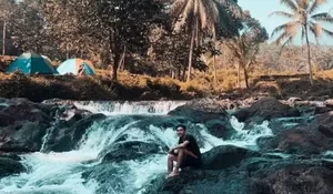 Nikmati Destinasi Wisata Camping di Pinggir Sungai, Berkemah di Curug Leuwi Bumi Pandeglang