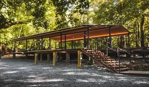 Ada Hidden Gem Baru di Bandung yang Letaknya di Tengah Hutan Pinus, Cocok Banget untuk Nongkrong