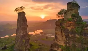 HTM Gratis! Yuk Nikmati Sunset Indah dan Instagramble di Tebing Brown Canyon, Intip Lokasinya Di Sini!