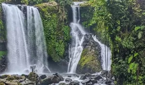 Menyatu dengan Alam di Curug Jenggala Banyumas, Air Terjun Trisula di Lereng Gunung Slamet