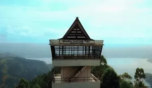 Menikmati Danau Toba dari Menara Pandang Tele Samosir, Dibangun Tahun 1988 Cuma Bayar Rp7.000 Aja