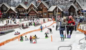 Tidak Perlu jauh-jauh ke Luar Negeri, Sekarang Main Salju bisa di Bintaro Loh, Yuk Ajak Keluargamu Berlibur Kesini!