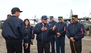 Presiden Jokowi, Prabowo Subianto, KSAU Kompak Gunakan Jaket Bomber Saat Serah Terima C-130J Super Hercules
