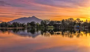 Cuma 20 Menit dari Stasiun Bogor, Tidak Perlu Bayar tapi Bisa Nikmatin View Sunset dan Gunung yang Memukau, Yuk Intip Tempatnya di Sini