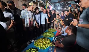 Tiba di Jayapura, Gibran Langsung Datangi Pasar Pharaa Sentani