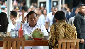 Jokowi dan Prabowo Nikmati Bakso Bandongan di Kios Kaki Lima Magelang, Jawa Tengah