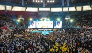 Tiba di Makassar, Puluhan Ribu Warga Teriakan ‘All in Prabowo!’