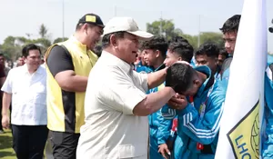 Prabowo Terharu Saat Disebut Gemoy oleh Anak-anak saat Kunjungi Daerah