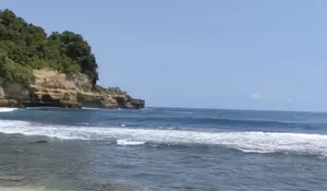 HTM Cuma Rp 5 Ribu, Yuk Intip Pesona Pantai Pathok Gebang, Hidden Gem di Tulungagung yang Tawarkan Sensasi Private Beach