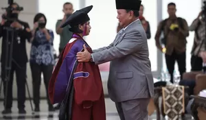 Ukir Sejarah, Menhan Prabowo Bangga Unhan RI Luluskan 75 Sarjana Kedokteran Militer