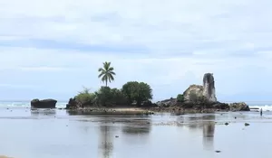 Lagi Nyari Pantai Sepi di Lampung? Yuk Kunjungi Pantai Karang Putih Cukuh Balak, Surga Tersembunyi yang Eksotis tapi HTM-nya Gratis!