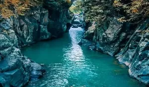 Luar Biasa! HTM Gratis, Kita Bisa Liburan ke Surga Tersembunyi yang Suguhkan Pemandangan Alam Eksotis dan Air Jernih Berwarna Hijau di Garut Loh!