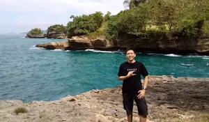 Bakal Disuguhkan Tebing Cantik Kalau Kamu Kesini! Inilah 3 Rekomendasi Wisata Pantai di Tulungagung