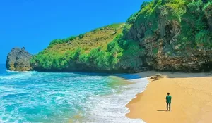 Lagi Cari Tempat Liburan yang Sepi? Pantai Ngrawah di Gunung Kidul Bisa Jadi Pilihan, Punya View Bak Surga Dunia HTM Cuma Rp10 Ribu