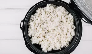 Bantu Kerjaan Emak-Emak di Rumah, Ini Dia Kunci Masak Nasi Anti Lengket di Rice Cooker yang Jarang Diketahui, Boleh Dicoba ya Ma!