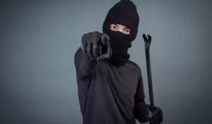 Seram Dua Remaja Bawa Celurit dan Parang Niat Rampok Pemilik Warung Madura Cipayung Depok, Rupanya Minta Ini