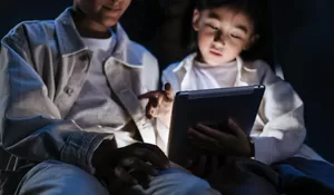 5 Rahasia Bijak Pakai Gadget untuk Anak: Tips Penting yang Wajib Orang Tua Tahu Auto Bikin Anak Penurut