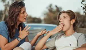 Moms Stres Hadapi Si Kecil? Ini Loh 10 Cara Efektif Mengatasi yang Keras Kepala Tanpa Emosi Memuncak