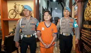 Ahmad Sahroni Temui Ivan Sugianto yang Viral Suruh Siswa SMA Menggonggong, Dulu Pengusaha Kini Pakai Baju Tahanan