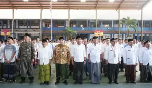 Pecahkan Rekor Muri, Ribuan ASN Pemkab Bogor dan Pemprov Jabar Kenakan Sarung Tenun Majalaya