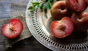 7 Manfaat Buah Plum untuk Kesehatan Tubuh, Jaga Kesehatan Pencernaan hingga Turunkan Gula Darah