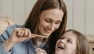 Bunda, Coba Yuk 5 Tips Ampuh Agar Anak Rajin Menyikat Gigi Setiap Hari Pasti Bikin Si Kecil Menyenangkan