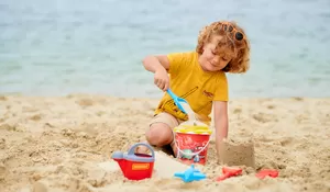 Tak Hanya Menyenangkan Lho Ma, Yuk Cari Tahu Manfaat Bermain Pasir untuk Tumbuh Kembang Si Kecil!