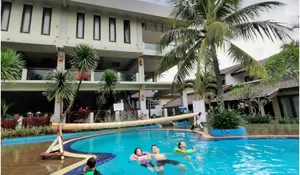 Liburan Akhir Tahun ke The Jayakarta Villas Anyer Aja! Modal Rp300 Ribuan Bisa Nginap di Hotel Bathtub dengan View Pinggir Pantai Anyer