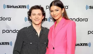 Manisnya Momen Tom Holland Lamar Zendaya di Malam Tahun Baru Usai Pacaran 3 Tahun